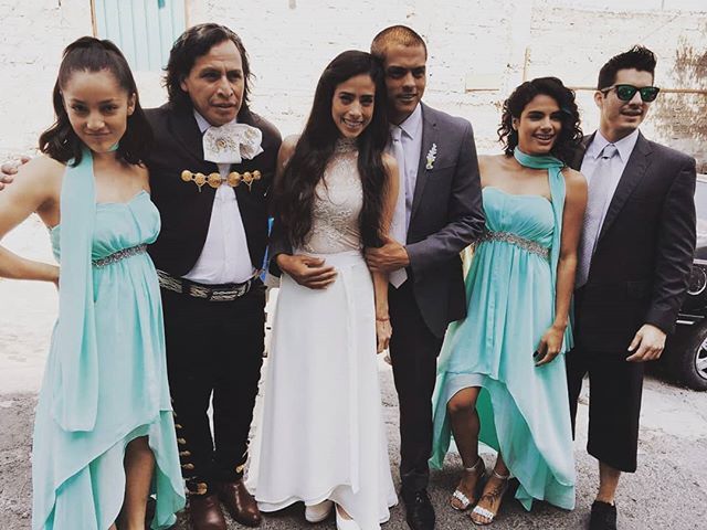 AxlUnico's tweet photo. Hoy @tresmilagrosof se va a poner ¡¡MUY BUENO!! #TresMilagros #ElTripas #ElBarrio #Boda https://t.co/52vrvZ5brp https://t.co/vUAmbWwuFs