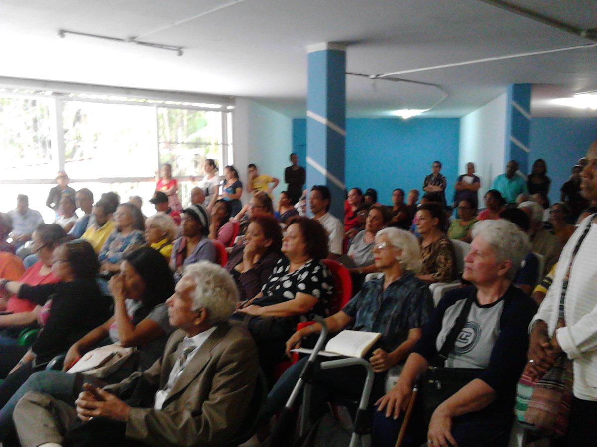LaAranera's tweet photo. Reunión Agroalimentaria comuna #Apacuana parroquia Leoncio Martínez contamos con la grata visita d las candidatas al CLEBM circuito 3 estado Miranda por GPP @FrancisHerr3ra y @cdanelly donde brindaron palabras muy alentadoras con miras al 20M @HectoRodriguez #JuntosTodoEsPosible https://t.co/OYVtvprqRa