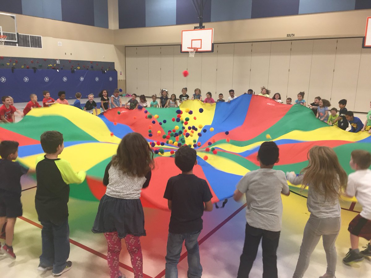 I ❤️ Parachutes! <a href="/NISDKallison/">Kallison Elementary</a> @raven_moreno6