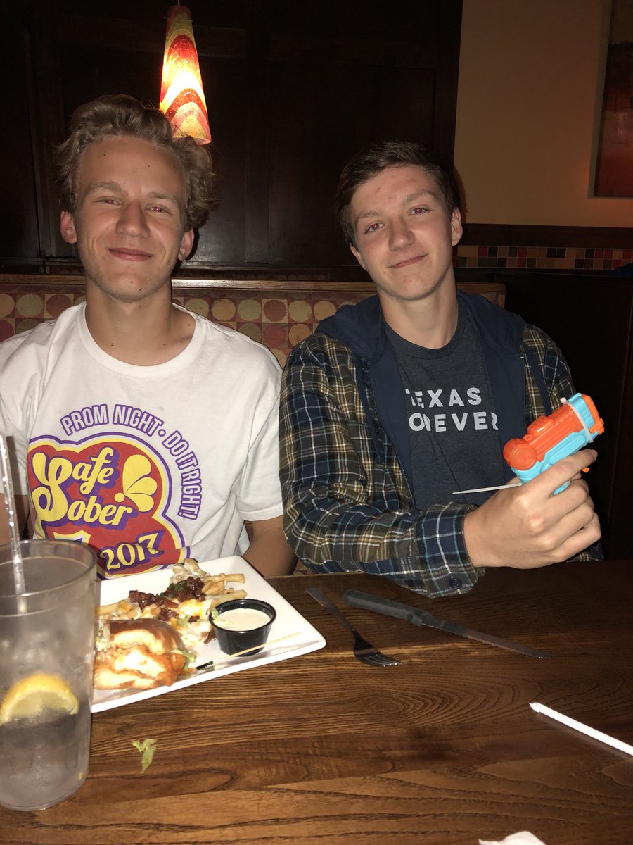 BmhsSenior's tweet photo. A TRIPLE KILL!! Mark Palmisano takes down Nash Sheehan, Andrew Kabealo, and Beth Palmisano all down in one night #CRAZY https://t.co/8BJh9ovye5
