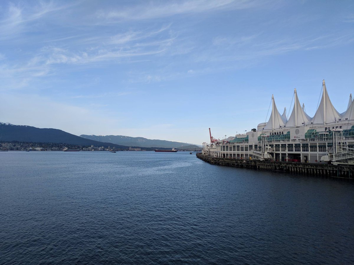 CFLSE_Vancouver's tweet photo. Absolute stunner of an evening for gathering with #LSEalumni old and new here in #Vancouver! Thank you @MahonyAndSons for the beautiful space. #LSENetworking https://t.co/dFxd63ZN0Z