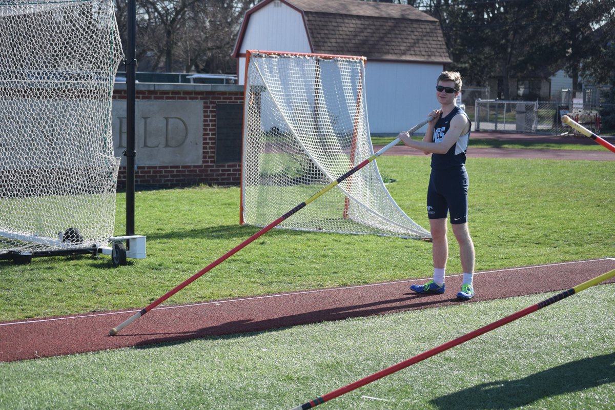 DGSouthTF's tweet photo. Nice PR for Fudaz (Fr) in the Pole Vault tonight with a 9-6! https://t.co/uD7Lp5MZmu