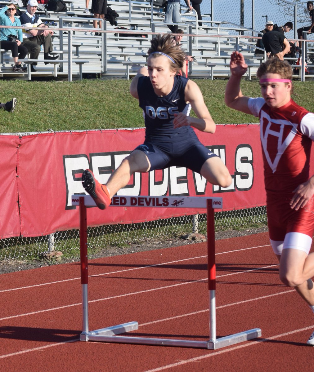DGSouthTF's tweet photo. Jack Meyer (So) = Future Decathlete?!
HJ = 4th 5-6
PV = 5th 9-0
300IH = 2nd 42.5 (HT)
110HH = 3rd 16.5 (HT) https://t.co/5Zq77nK4YJ