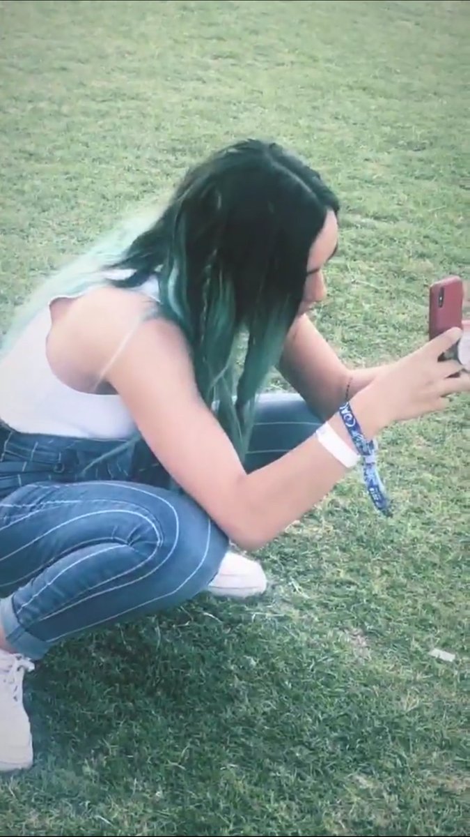 aldaxcache's tweet photo. RT de la suerte para que tengas a alguien así 👀
#CacheEnRazeLive
#RazeLive https://t.co/46MzgvjwoA