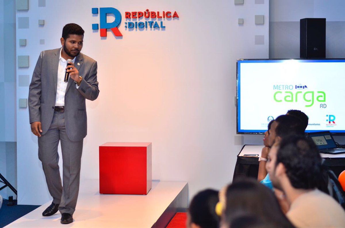 CTCRDO's tweet photo. 💡Finaliza la participación del equipo Metro Carga RD, motivando a los jóvenes a desarrollarse en áreas tecnológicas y a continuar innovando en beneficio de sus comunidades. #InnovApp2017 #FILSD2018 https://t.co/LDZZtsAdaZ
