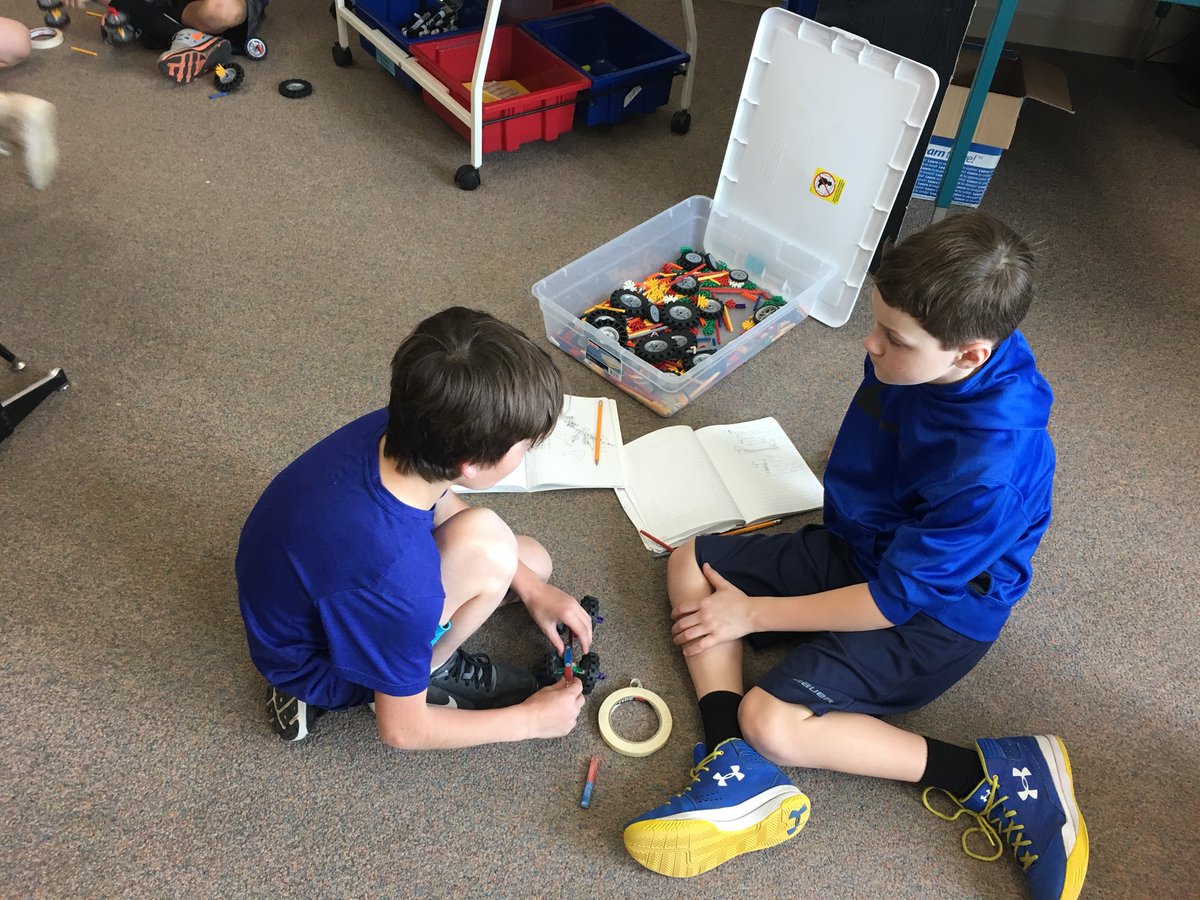 MrsHanstadClass's tweet photo. Magnetism automobile design and race! #ESTEM #FastandFuriousfortheWIN @GlendalePLS https://t.co/A3CF9PMzwL