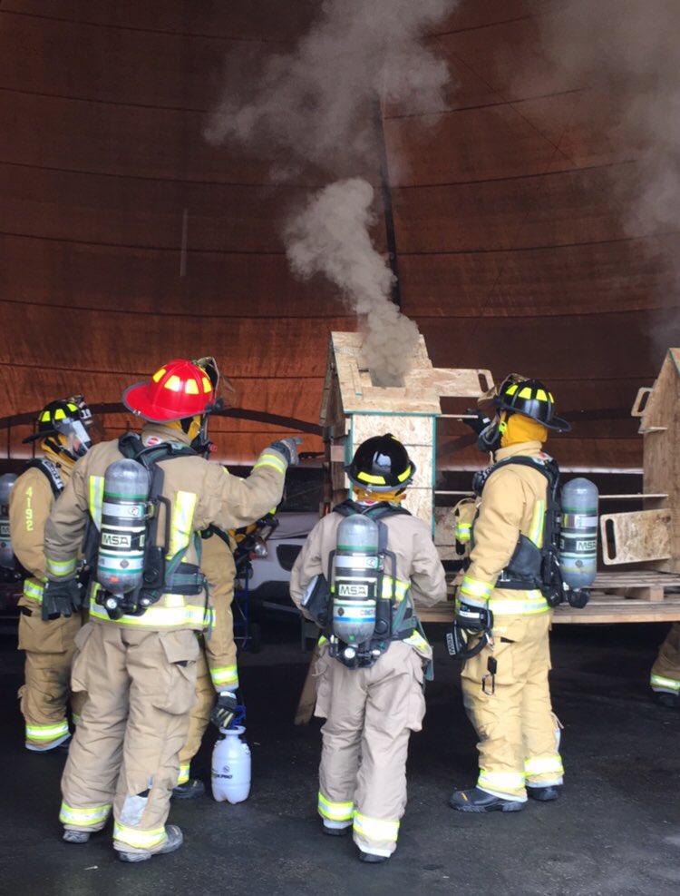 CentralYorkFire's tweet image. Behind the scenes peek at today’s #FireDynamicsTraining. DYK: FF’s are constantly learning new tactics and training new skills for safer and more effective operations? The more we train, the better we can serve YOU to the highest proficiency. #FireGrowth #FlowPaths #Containment