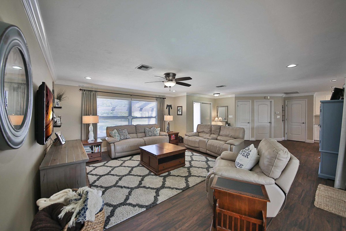 AdamRadno's tweet image. Closed. 

3031 Round Table Ct.
Naples, FL 

$395,000. 

Another one in the books.
#NaplesRealEstate