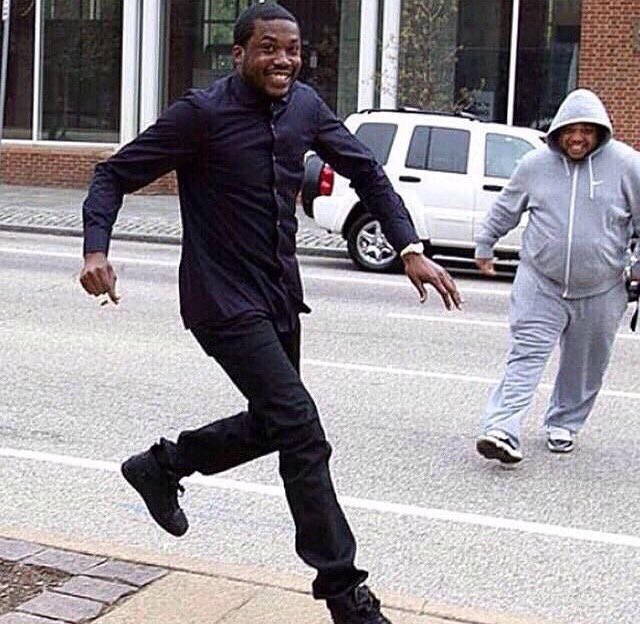 Darse_Louie's tweet photo. It's litty #meeksfree @MeekMill https://t.co/pj69lwfesu