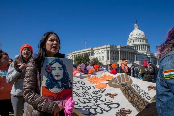 SocialMoveTech's tweet photo. BREAKING! YES! U.S. Must Resume DACA and Accept New Applications, Federal Judge Rules https://t.co/Ui5suNWDzG #HereToStay #CleanDACA https://t.co/ur4ewAOrSY