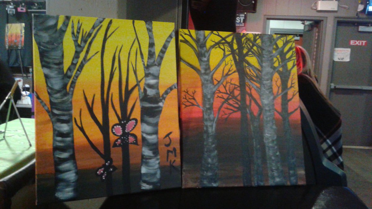 mandynopantses's tweet photo. Paint night at the Wayland #paintnite #keepithood #Paulucci'sWayland https://t.co/Lx6soTx2SZ