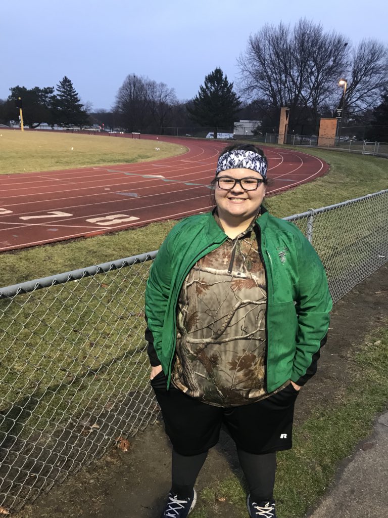 SLGirlsTrack's tweet photo. Alazay throws a PR 92ft 8in and placed 4th in the discus. https://t.co/DqQQF89OqQ