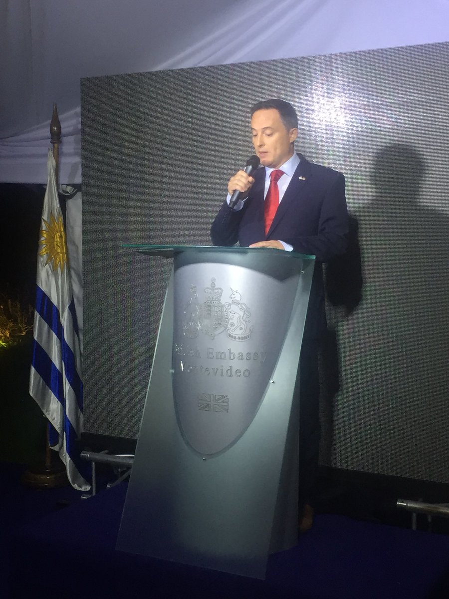 UKinUruguay's tweet photo. ¡Gracias a Hospital Británico, @AstraZeneca @btu_Uruguay @Diageo_News @BodegaGarzon @G4SUruguay @HSBC @InstitutoAnglo @DickensUruguay @ihuruguay @Oceano939 y #MotorHaus por su apoyo para hacer que el #CumpleañosDeLaReinaUY fuera un éxito! https://t.co/bdJ1rcPCH7