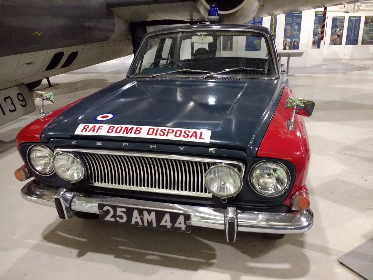 Robin_XBD's tweet photo. @RAF_EOD did you leave something behind at #RAFHendon?
#nicemotor ;-) https://t.co/SZueJdUKEc