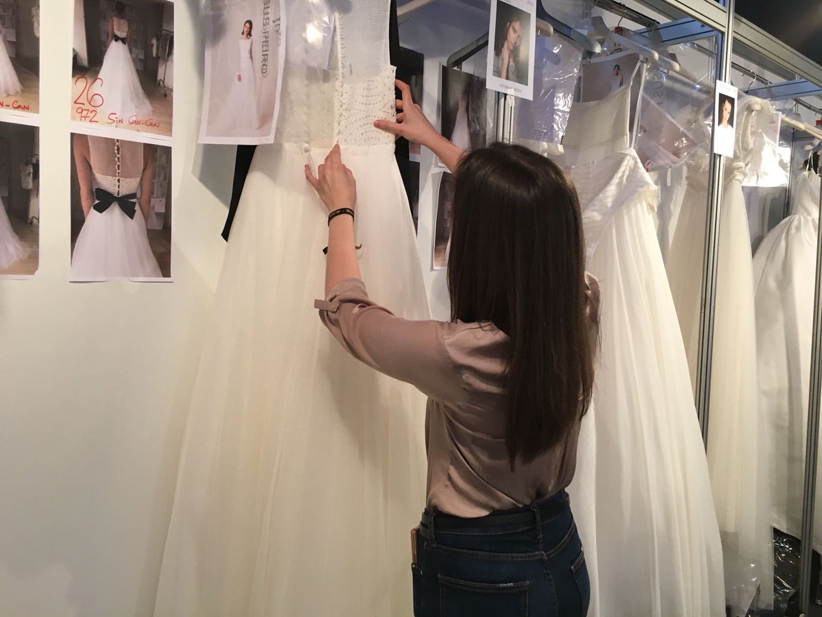 ACG7_'s tweet photo. Bridal Week ♥️ 
@BCNbridalweek @EADIMODA @jesuspeiro_ve #RosaClará https://t.co/76VpsSJcDZ