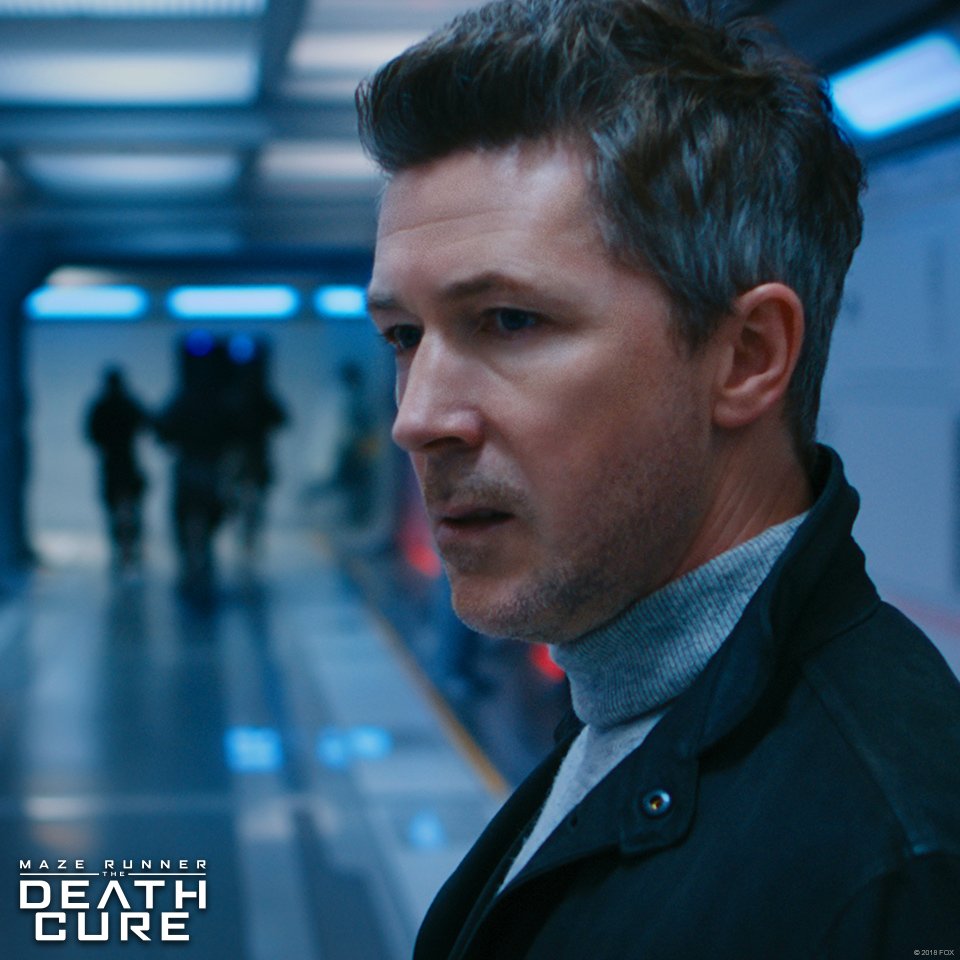 You make turtlenecks look menacing. Happy Birthday, Aidan Gillen! 