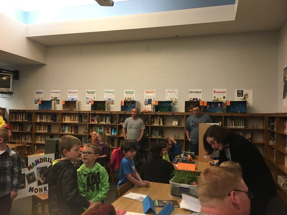 ClearCreekColts's tweet image. Great turn out for K and 2nd grade Exhibitions! Love to hear kids talk about their learning. You can hear their excitement and confidence in their voice when they talk. #EffectiveCommunicator #SCPSPoG #StudentsOwnLearning