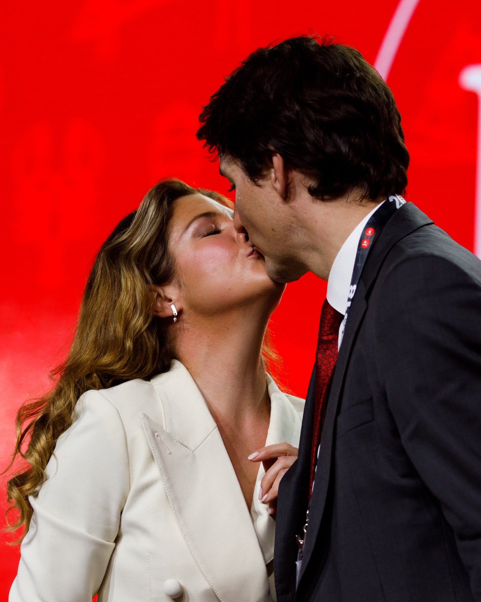 Justin Trudeau Joyeux Anniversaire A Une Epouse Et Une Mere Merveilleuse Que J Ai Aussi La Chance D Appeler Ma Meilleure Amie A Une Autre Annee D Aventures Ensemble Xo T Co Gfnd8z9uyf