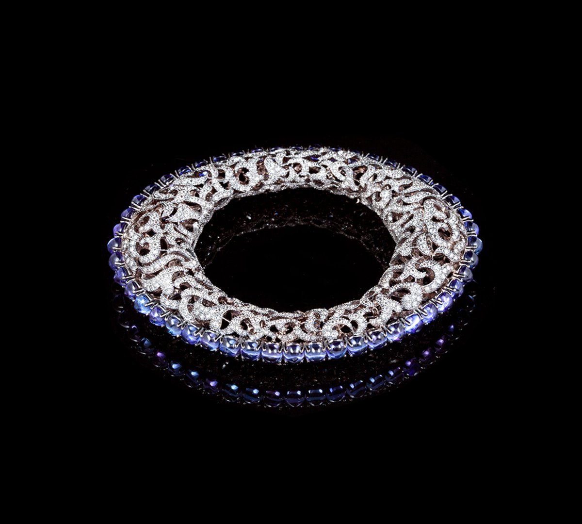 DJoyaJewels's tweet photo. Our thanks to the wonderful guests that came to enjoy D'Joya's stories in #jewels in #Monaco last week.
Like #VanGogh, by whose "Starry Night" this #tanzanite & #diamond bangle by #DJoya is #inspired, we are enchanted & inspired by the #Mediterranean #landscape & #artdevivre. https://t.co/VDX32YqBco