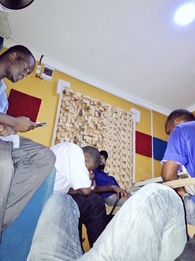 ABUWSUHAYLAH's tweet photo. Few hours ago. in the stooh deeh oh w/ @AdamShuleKongwe @DukeTachez Abby Mp &amp; @PallahMidundo cc @handakimusic @HookWasanii https://t.co/4nkEPlljXn