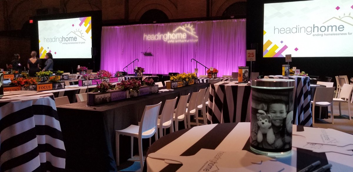 PackardDesign's tweet photo. So excited to support this beautiful event that we got here early! #endhomelessness #givingback @HeadingHomeInc @marty_walsh https://t.co/EBsGtc1JIT
