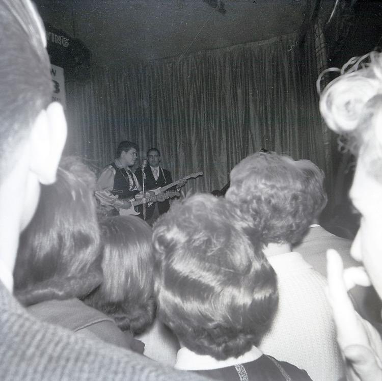 nikidoog's tweet image. The night before ‘The Day The Music Died’
#BuddyHolly 
#RitchieValens
#BigBopper