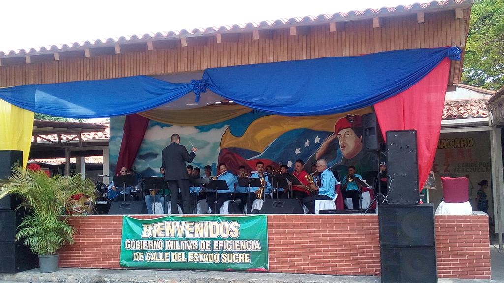 ddhhsucre1's tweet photo. #DGDDHH apoyando actividad organizada por el Comando de Zona de la GNB en el Estado Sucre. #24Abr #JuntosSomosMas #RevoluciónEnLaCalle #SucrePotencia @DDHHMIJ @Hanthonycoello @valdezflorangel https://t.co/CIDarWYsJk