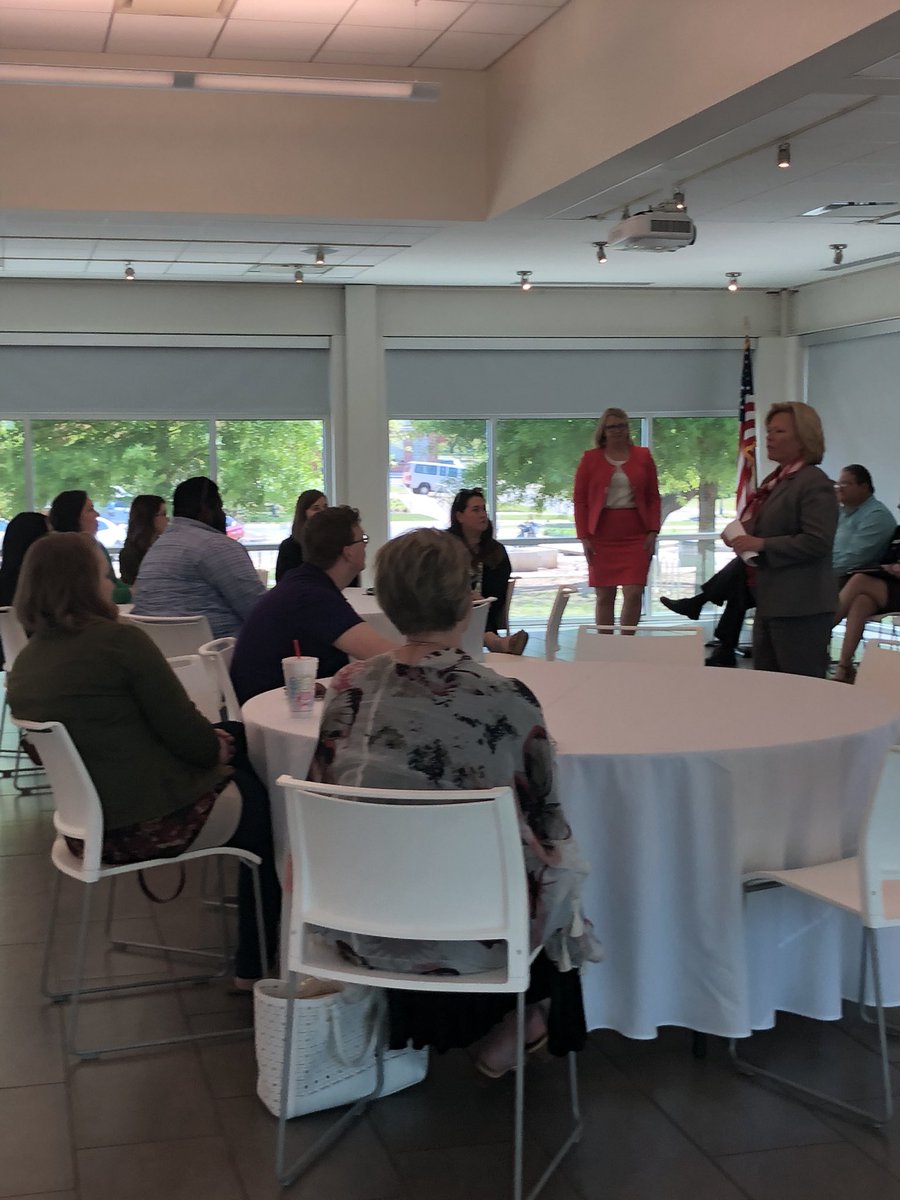 DrMBGunter's tweet photo. Great to have @RsvlAreaChamber Leadership Russellville 2018 on @ArkansasTech #partnering4students/community engagement https://t.co/xaNcbv3fPK