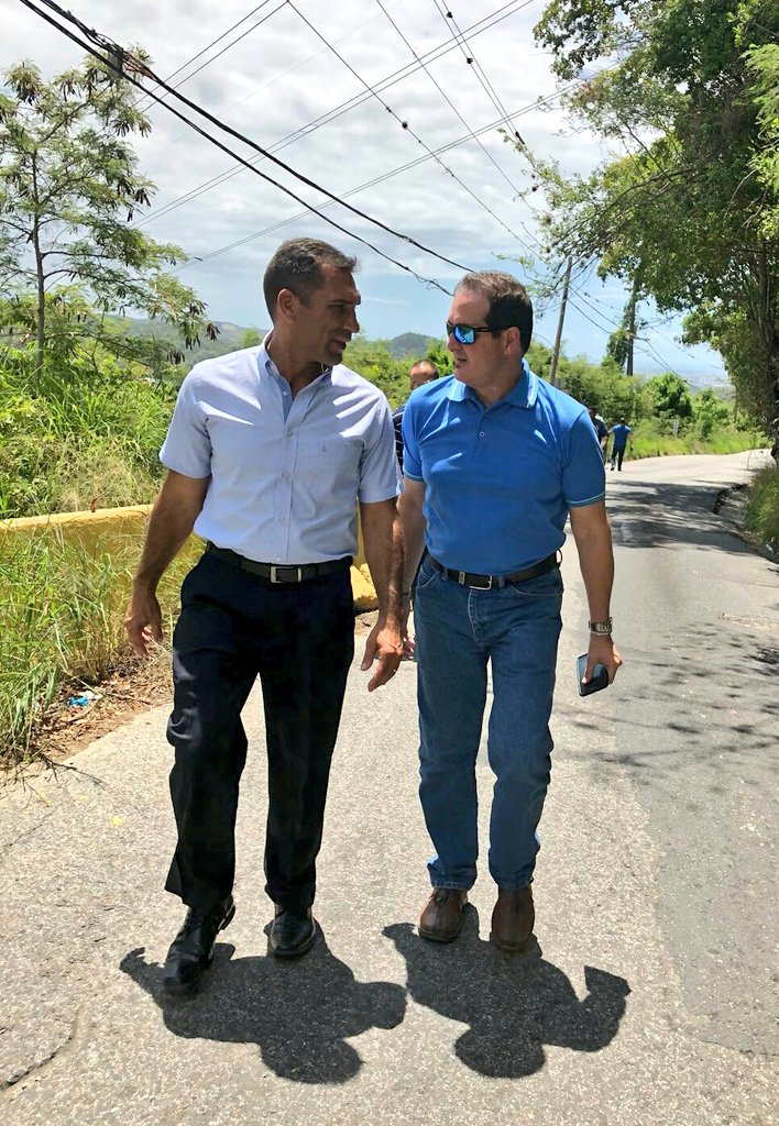 vtorres2016's tweet photo. Trabajando para mi gente. Vista ocular con @DTOP y el compañero Representante Rivera Guerra, referente a las #RC134 y #RC811, con las condiciones de las carreteras #PR132 de #Ponce y #PR2 de #Peñuelas y #Guayanilla. #ParaMiGenteLoMejor #MiLuchaEsPorTi #TuRepresentante https://t.co/l4RdVFUa4F