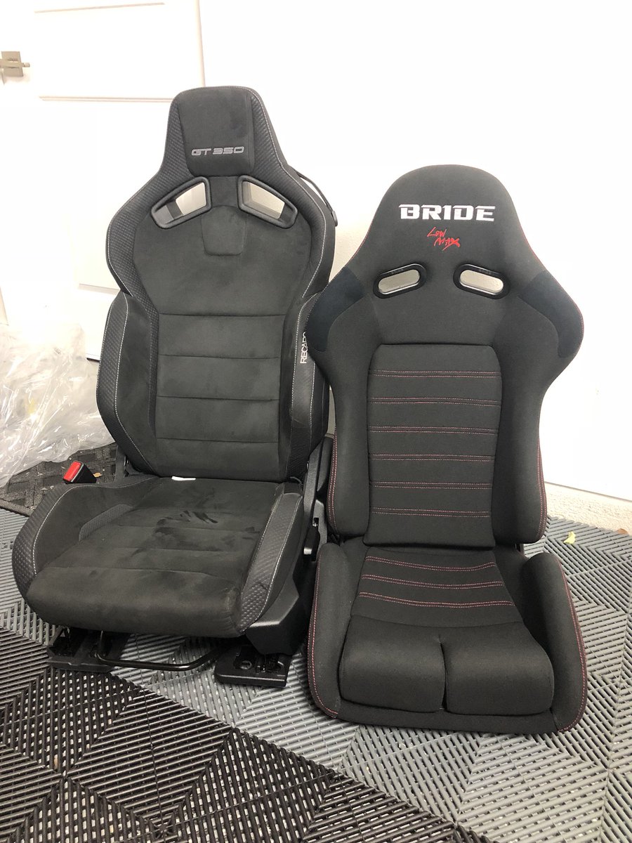 Adam_LZ's tweet photo. American size vs Japanese size https://t.co/IgaU83VVLk