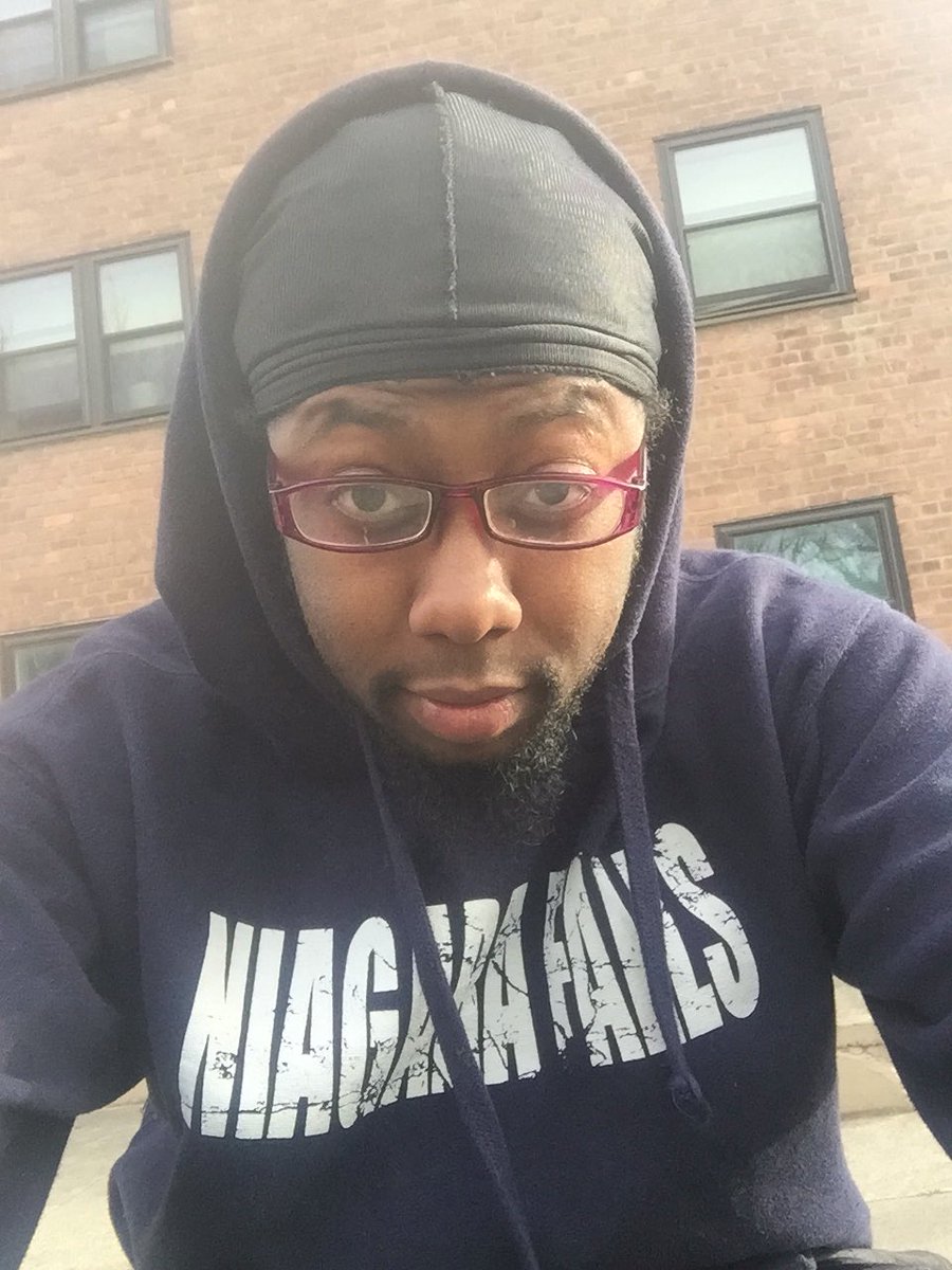 LevSuccess's tweet photo. Decided to take a photo so you can see what I look like currently lol! Reading up some gamer news right now, enjoying the weather #Twitch #livestream #stream #supportsmallstreamers #PS4 #Sony #gamer #videogames #consoleplay https://t.co/Ioidk39Cak