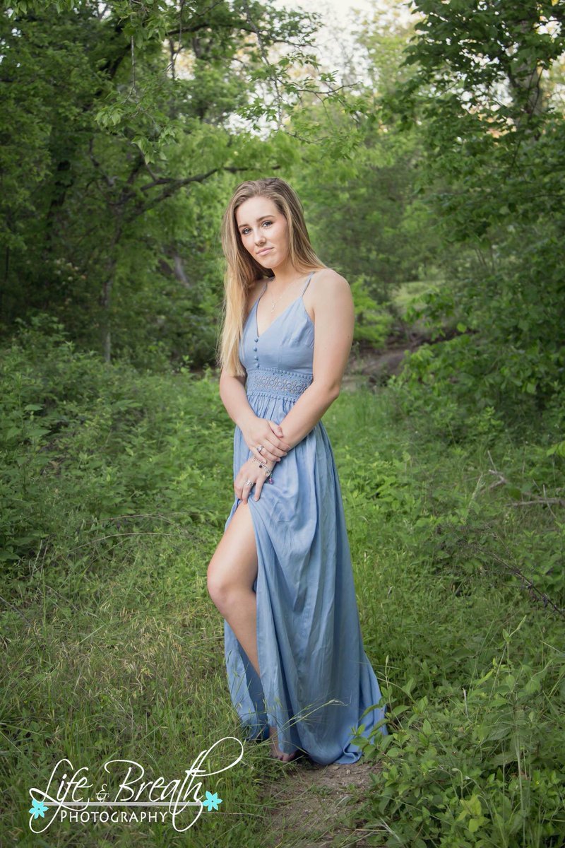 LifeandBreathTX's tweet photo. Sweet, sweet Taylor totally rocked her senior session!  #pflugervilleseniorphotographer #roundrockseniorphotographer #georgetownseniorphotographer https://t.co/Py3LGlJedw