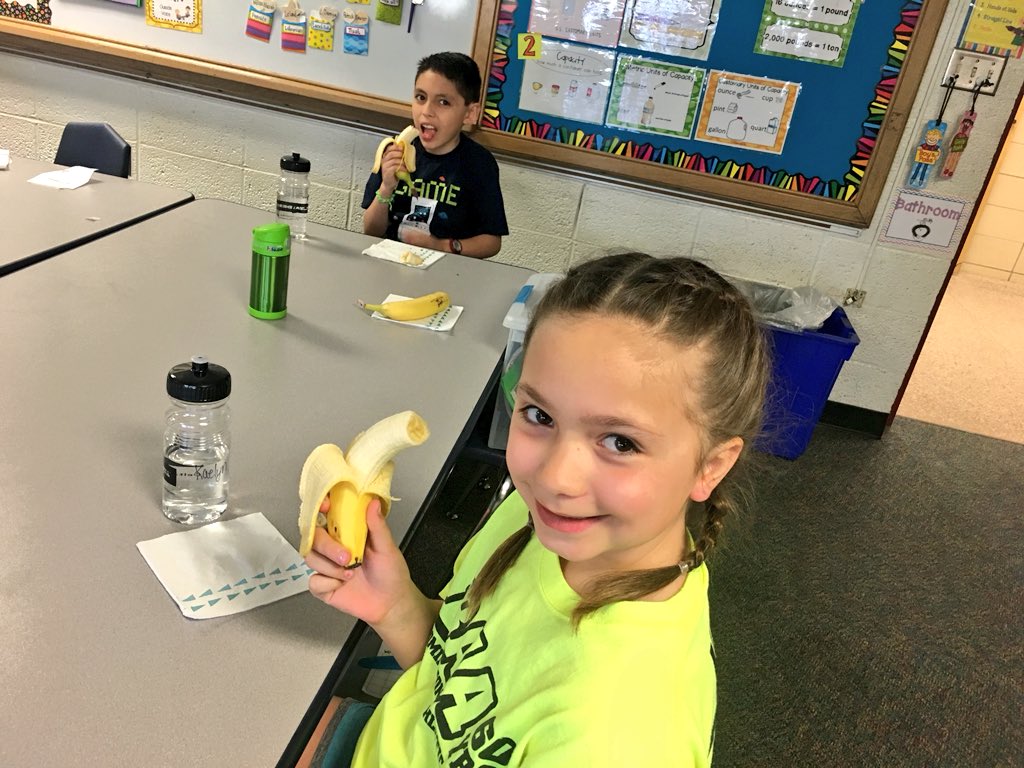 WW_3rd's tweet photo. Mrs. Weight is BANANAS about her 3rd graders test taking strategies! 🐒🍌 #morningsnack #social #mcatesting https://t.co/arCU8MaO4v