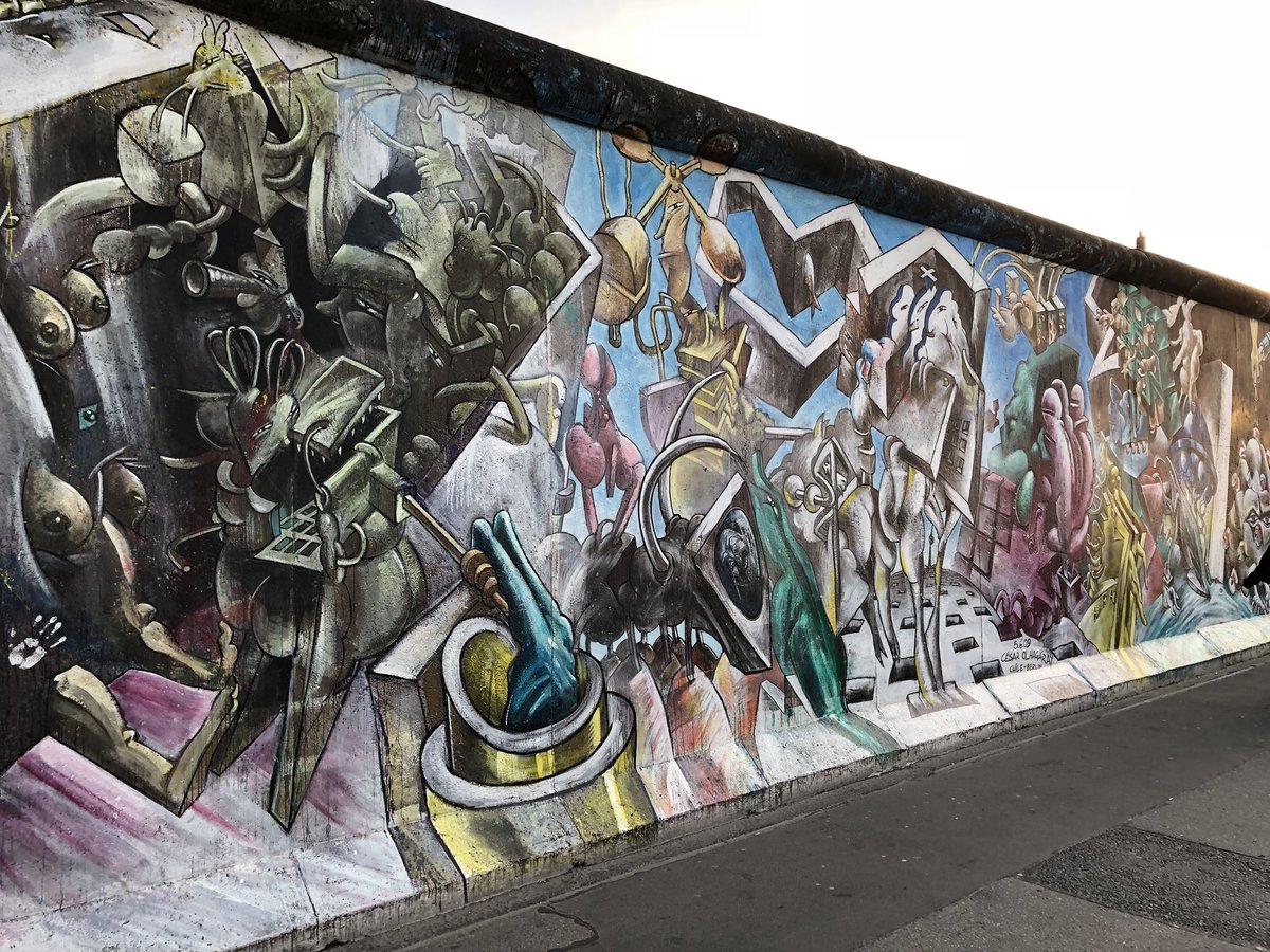 LonghornTaco's tweet photo. @rich_seal, @rbaflag and I got to visit the #berlinwall today! #eastgallery https://t.co/IwJ0zFHV71