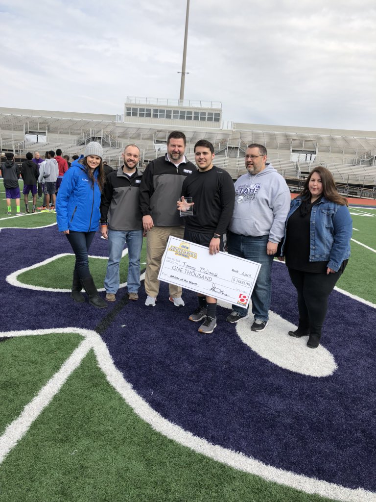 Congrats to the valedictorian of @BenDavisHS, Tommy McDonald, on winning the April #athleteofthemonth from @ibew_481 & @cw8_wishtv. Tommy has a 5.12GPA and was an offensive lineman on the Giants state champion football team. Best of luck next year and keep up the hard work!
