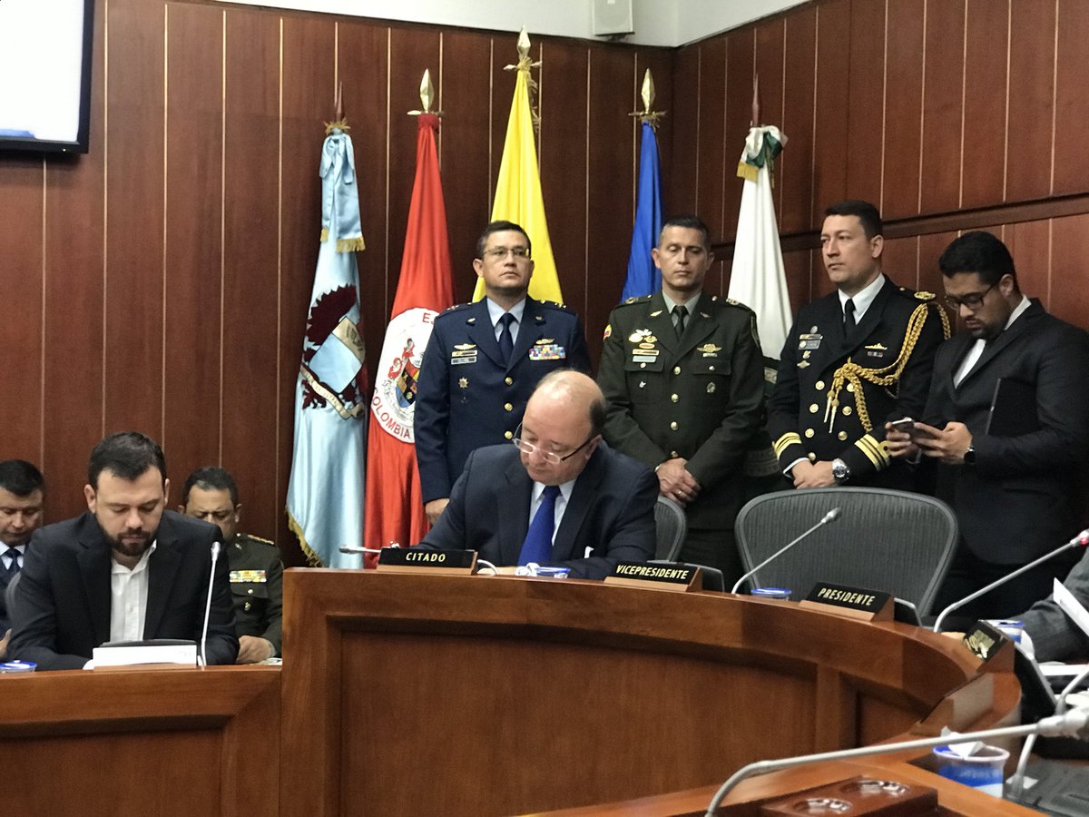 jimmychamorro's tweet photo. Quiero agradecerle a toda la Cúpula Militar por su intervención en el debate #FronterasSinControl. Sin embargo, quedan abiertos interrogantes frente al secuestro y posterior asesinato del equipo periodístico del diario El Comercio de Ecuador a manos de alias “Guacho”. @mindefensa https://t.co/M6r3ZcbMm2