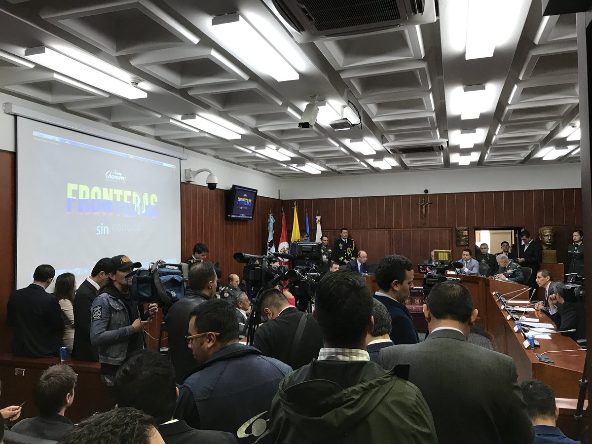 jimmychamorro's tweet photo. Lideraré la Comisión de Seguimiento hasta que entreguen los cuerpos de los muertos del equipo periodístico del diario el comercio de Ecuador a manos de alias “Guacho” y liberen a la pareja secuestrada. 🇨🇴🇪🇨 #FronterasSinControl ¡NO MÁS SECUESTROS! @mindefensa https://t.co/tMFaT7BeRx