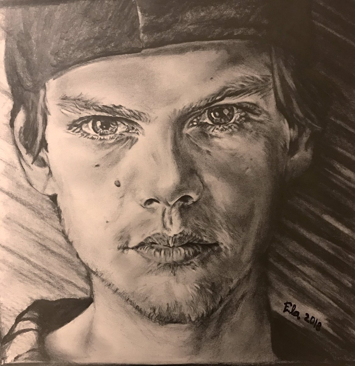MichaelaWendel's tweet photo. 💙 #timbergling #avicii #musician #musicproducer #dj #remixer #true #levels #wakemeup #forabetterday #pencildrawing #portrait #illustration https://t.co/KOXQXBLyWC