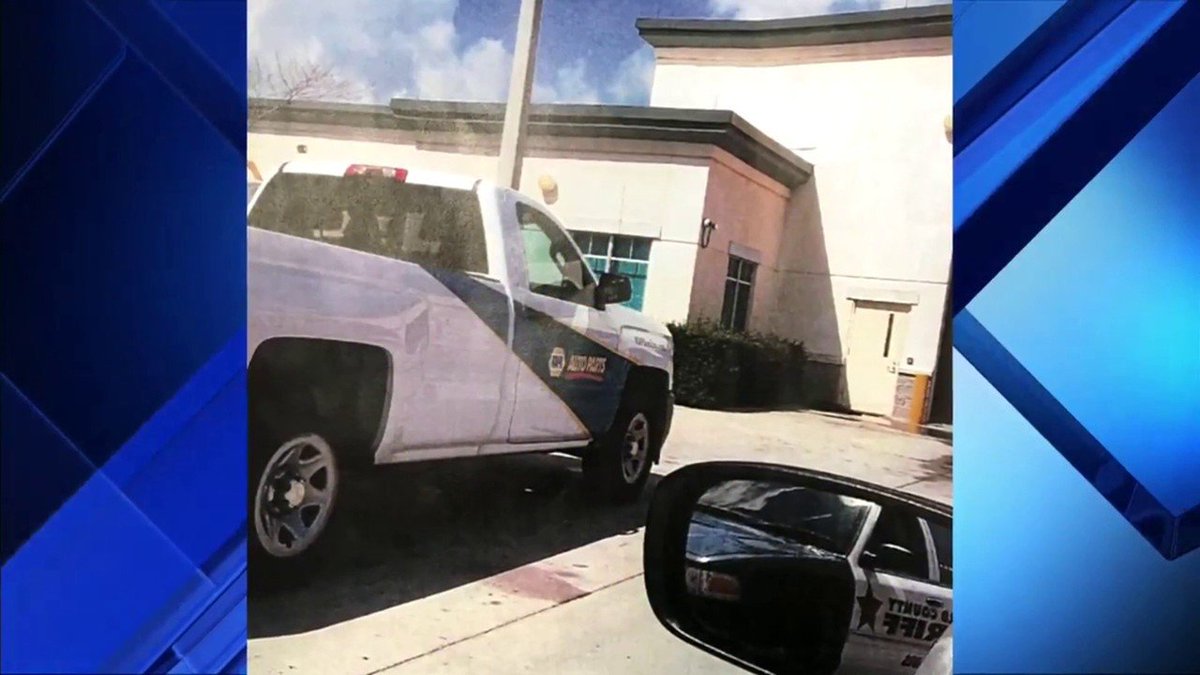 Sheriff's office gives private company thousands of gallons of free gas  bit.ly/2vHXVlA https://t.co/35yKZdiv7L