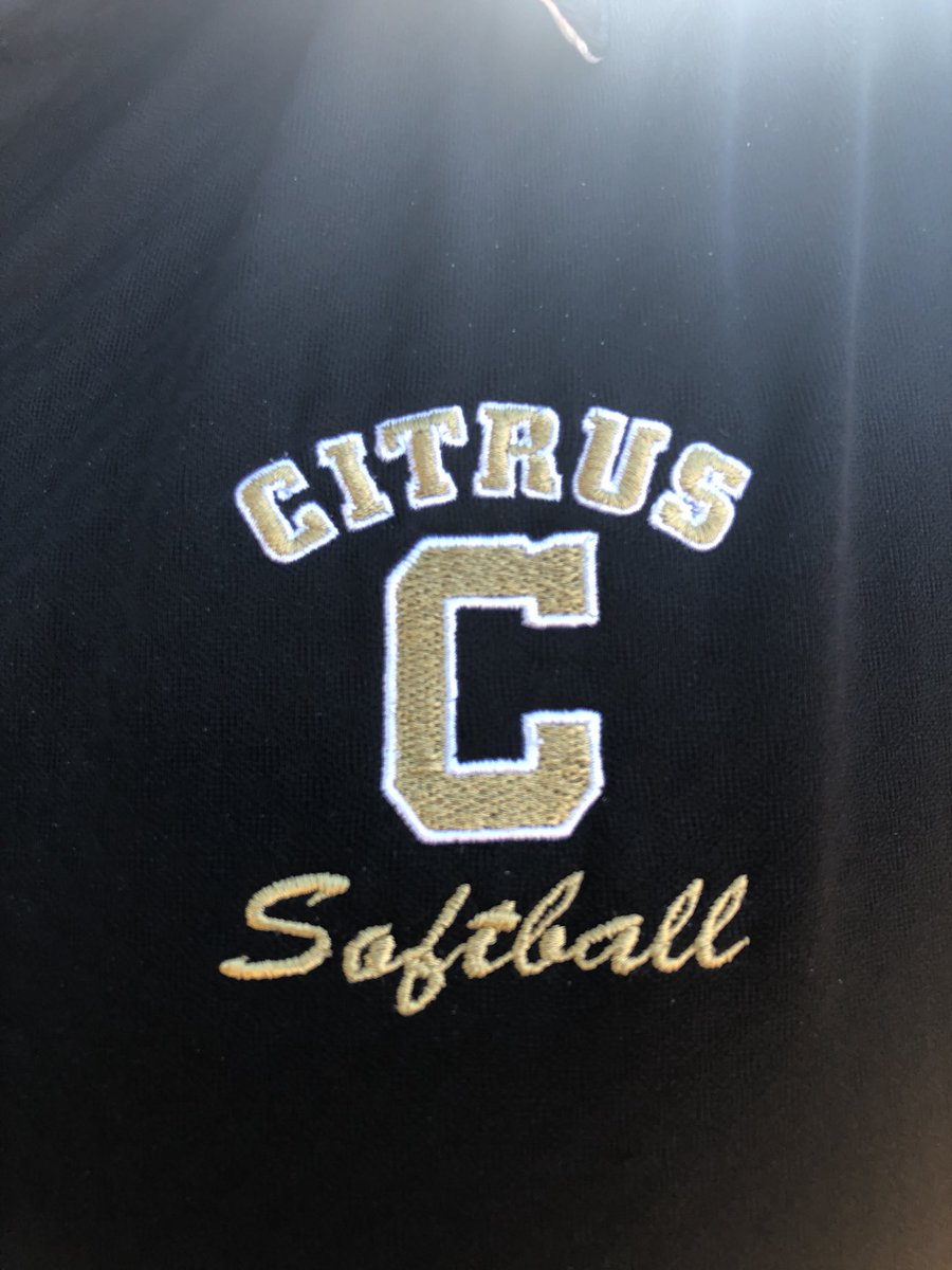 ShelbyMDumas's tweet photo. Congratulations Citrus Softball for winning tonight 15-0 and advancing to the district semi-finals tomorrow 🖤💛! #onehurricane https://t.co/vBQZivRY1N