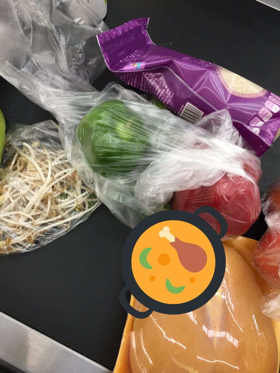 MaritoPino's tweet photo. Hoy voy a preparar Pollo al curry rojo, con arroz Basmati :)
Ya les contaré cómo me va :)
#MaritoChef https://t.co/1RRr7jsHcO