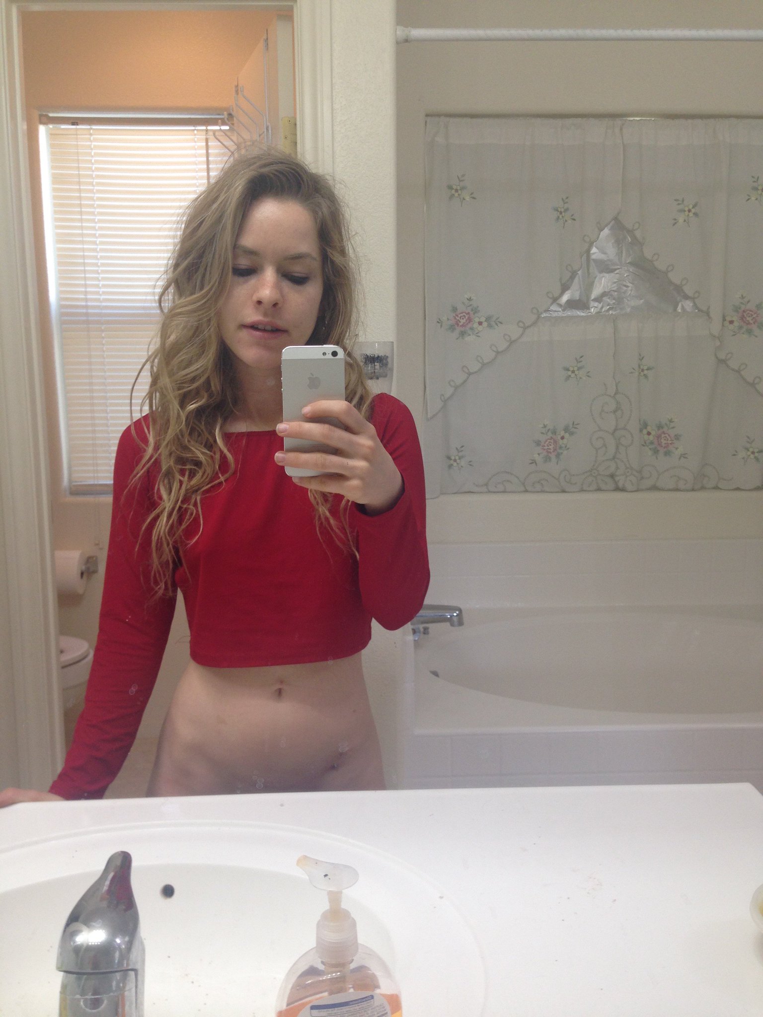 Lilly Lit🔥🎉🌈👅 on Twitter: "My hair was straight when I fell asleep🤷‍♀️ Sandman magic…