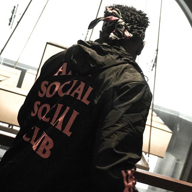 whoisblackbox's tweet photo. All Day x All Night ๐น
.
.
.
.
#securethebag #upnext #photoofday #xxlfreshmen #beats #love #cali #losangeles #la #slapsdelivered #bape #beats #drake #travisscott #trap #nightlfe #flstudio #hypebeast #dope #xxl #yeezy #Follow #antisocialclub #complex #nightlife #gold #fader https://t.co/qFC2tOIzD8