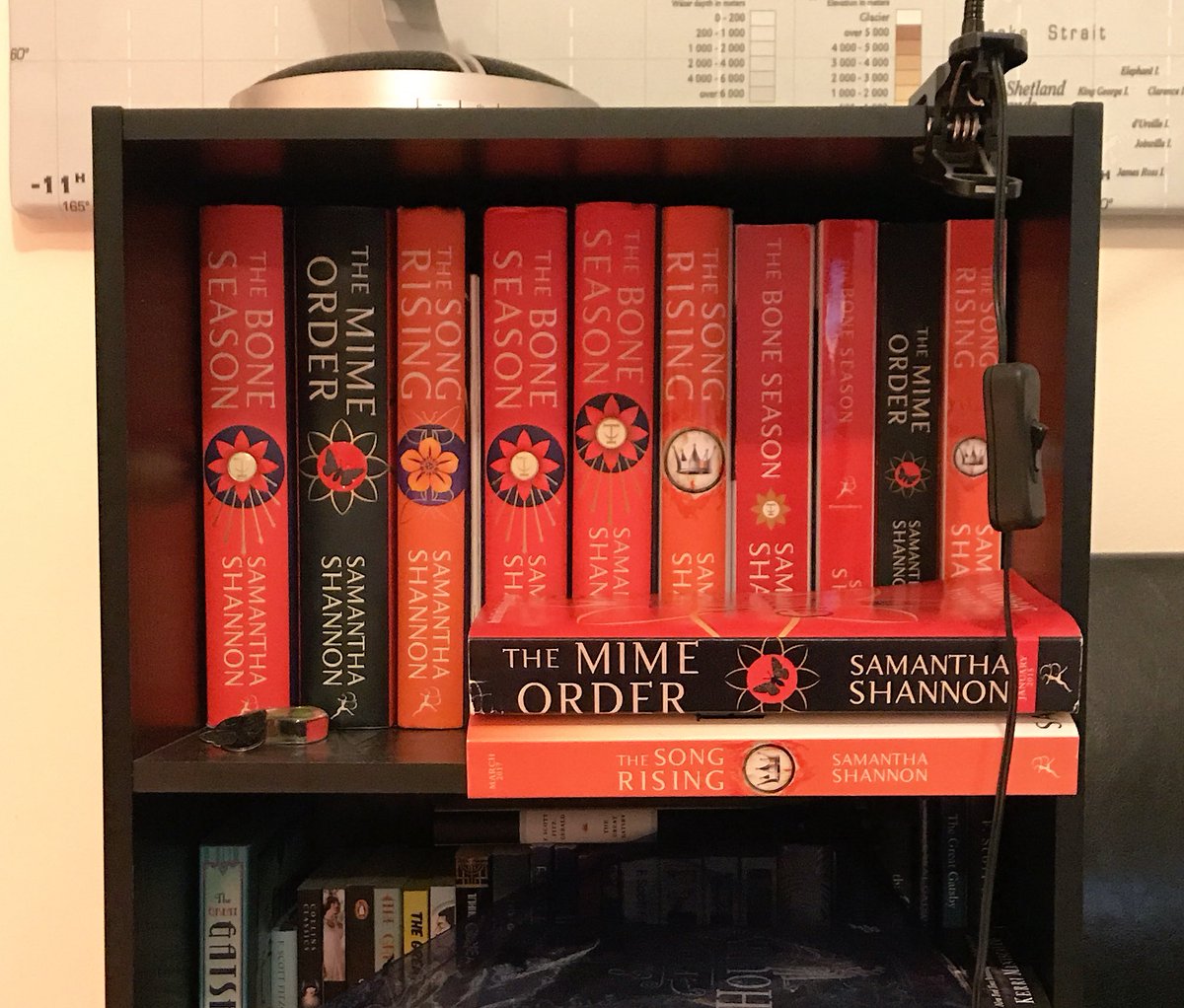 FictionTea's tweet photo. So if you guys follow me on Instagram, you might have seen that I finally completed my #BoneSeason arc collection!
Thanks to an awesome trade with @kbarina113 I was able to add #MimeOrder US arc to complete my collection!
Thank you @kbarina113! ๐ค
#booksfortrade #arcsfortrade https://t.co/nCL8tTxVPK