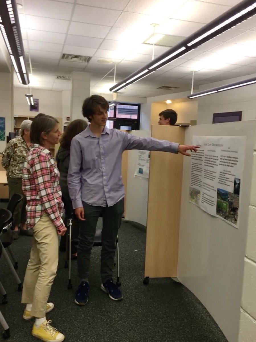 BSpaIBCAS's tweet photo. Senior students present at IB Annual Inner Core Exhibition @BSPAHS @iborganization @BSCSD https://t.co/HQCoYsXUOj