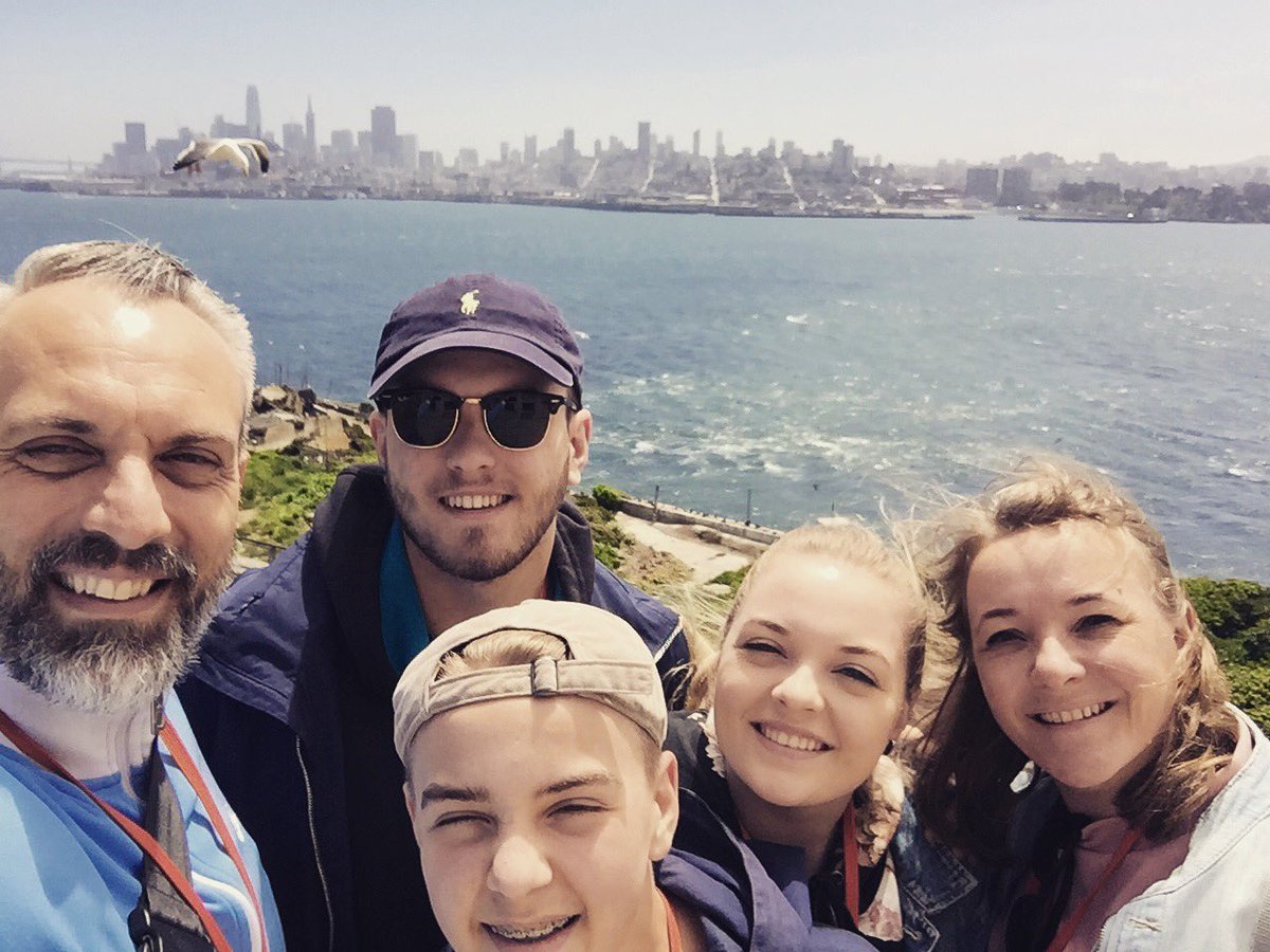 timwllindsay's tweet photo. After a totally inspiring week of connection and encouragement at @arcchurches conference in Birmingham and at our sending church @seacoastchurch in Charleston, we started our family adventure in #sanfrancisco #JustThe5OfUs ❤️ https://t.co/EDjujYPUBo
