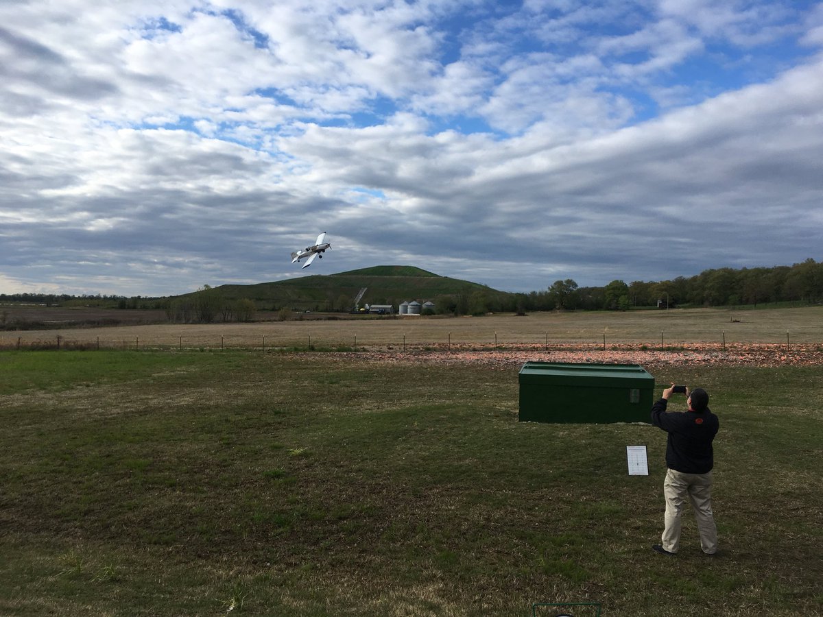 jonesboroshoot1's tweet photo. You know you have a trap range in the country when you have stop shooting to let a crop duster spray the adjoining field. #trapproblems @jonesboroshoot1 @AIM_Trapshootin @ARGameandFish @Am_Trap_Assn @joeyglaub @csbray22 https://t.co/N3IMkOI63J