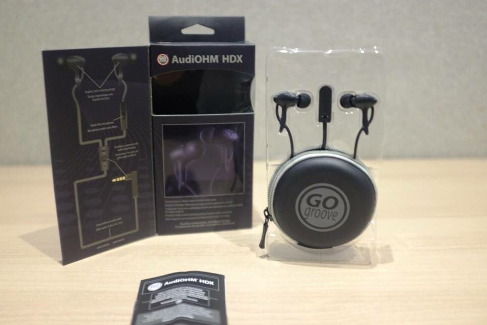 착한 가격에 퀄리티 쩌는
가성비 커널형 이어폰
고그루브 HDX

goo.gl/fPDpFb

#가성비이어폰 #고내구성 #선꼬임을잊다 #고급EVA케이스 #이중단선방지 #편안한착용감