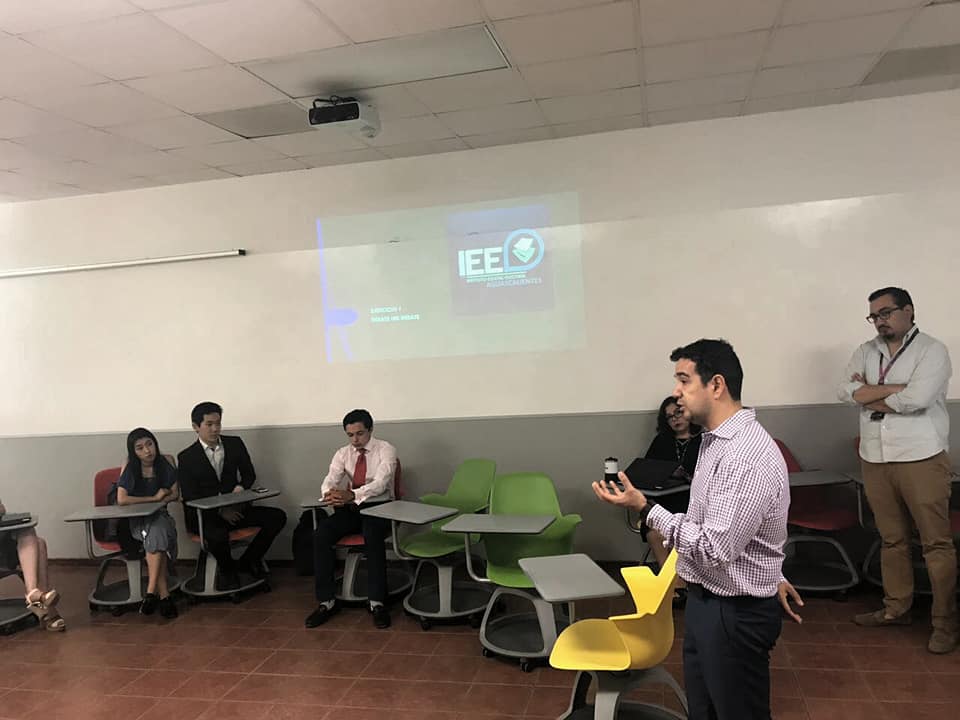 IEEAGS's tweet photo. #Hoy el primer ejercicio del #IEEAgs  #DebateDeDebates con alumnos de bachillerato del @TECenAGS.
 #ConstruimosCiudadanía
#IEEAgsInforma https://t.co/1OQaIKwF1b