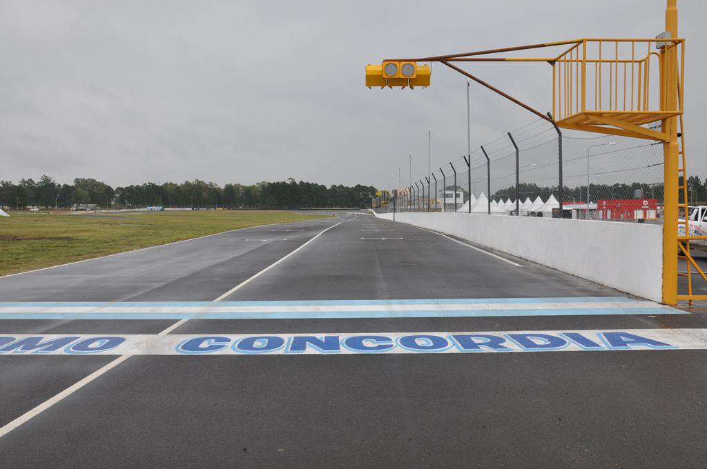 CUASoficial's tweet image. CUAS en el Autodromo de Concordia

Vas a dejar que te lo cuenten !!!

Del 17 al 20 de Octubre
1000 Millas de Sport e Históricos 2018
28ª Edición Salto - Hotel Altos del Arapey
#cuas #1000millascuas #autodromodeconcordia